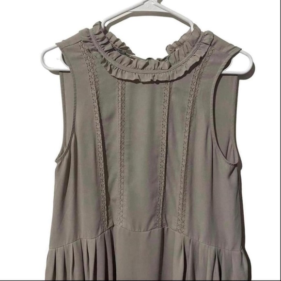 Aritzia Sunday Best Grey Smocked Sleeveless Raleigh Dress - Picture 2 of 7